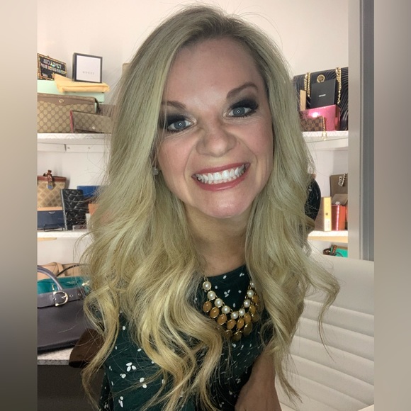 KELLY IS LIVE!!! BAGS, WALLETS, BEAUTY - Picture 7 of 12